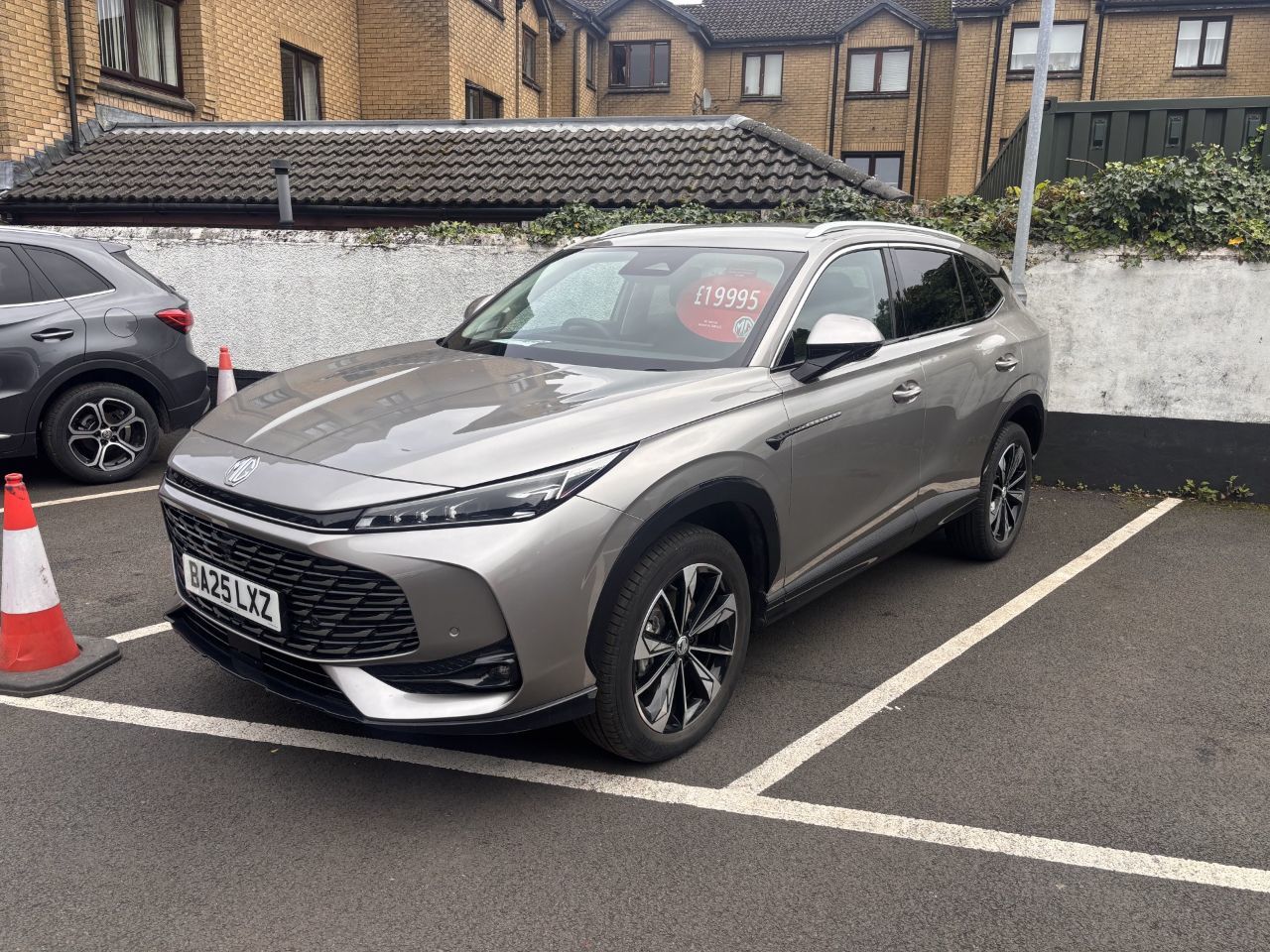 2025 MG Motor UK HS